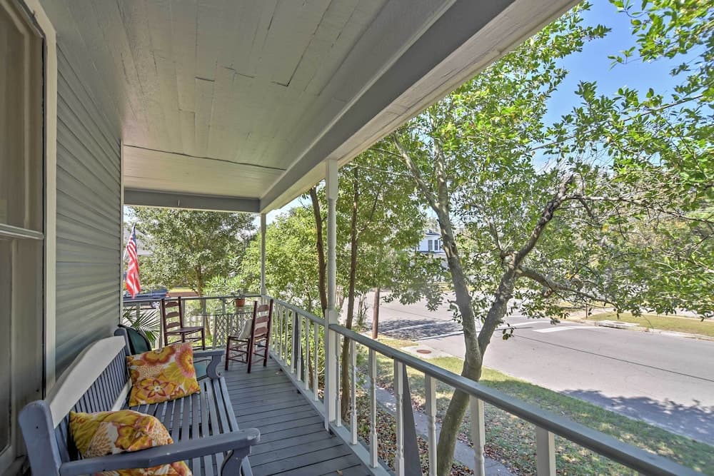 Charming Gulfport Getaway Only 3 Blocks to Beach!