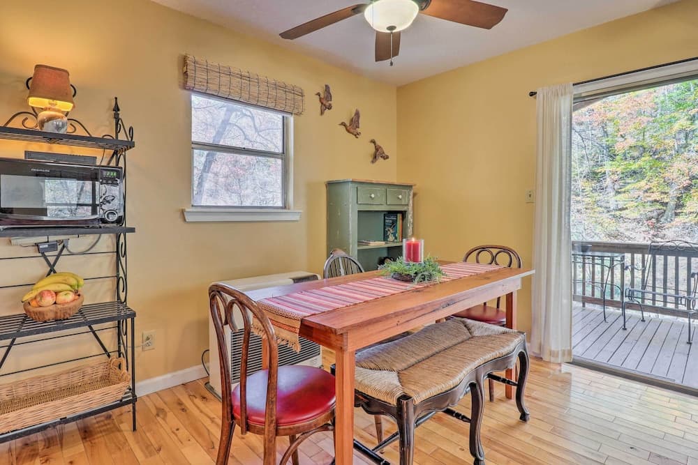 Creekside Retreat w/ Deck, 18 Miles to Wolf Ridge