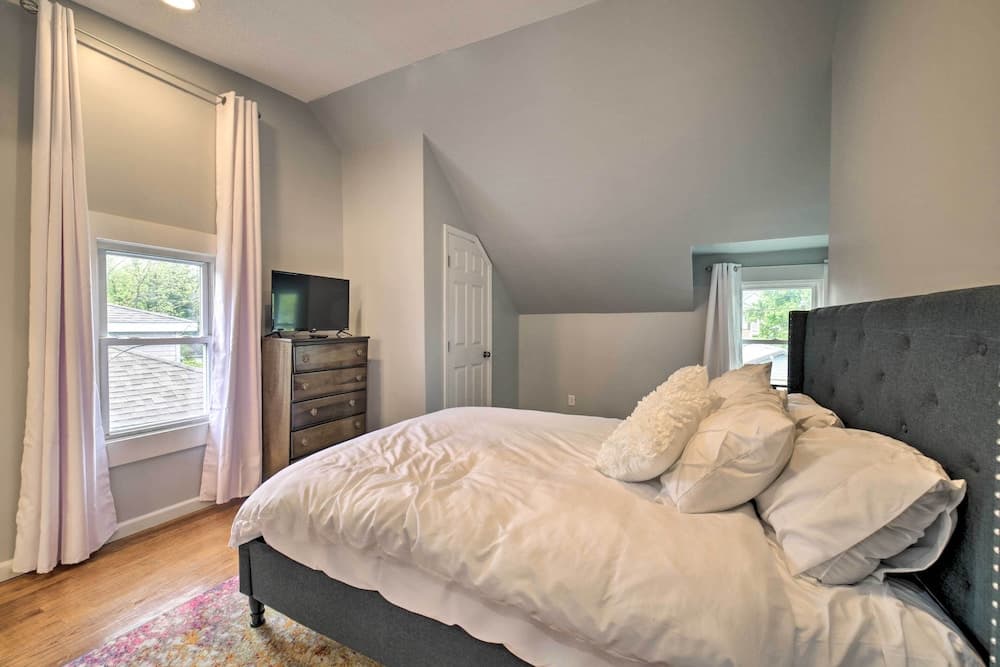 Morgantown Home w/ Deck ~ 2 Mi to WV University!