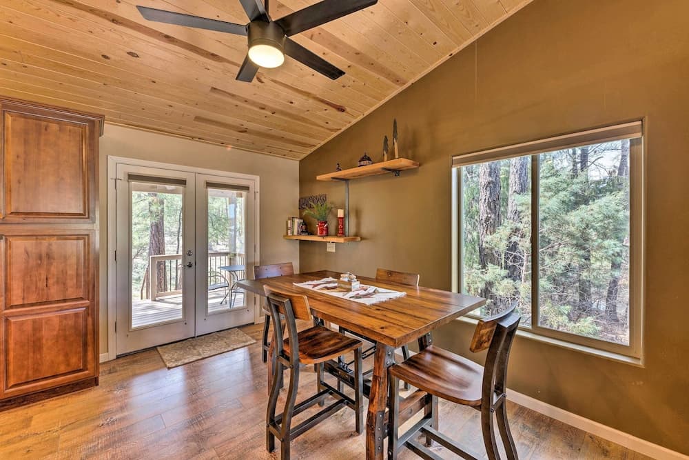 1 Mi to Rainbow Lake: Newly Built & Woodsy Retreat