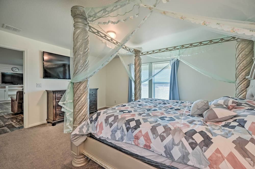 Modern Prescott Valley Home on 2 Acres!