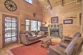 Log Cabin w/ Mountain Views ~ 30 Mi to Pikes Peak!