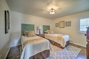 Casual Yet Elegant, Spacious NW Oklahoma City Home