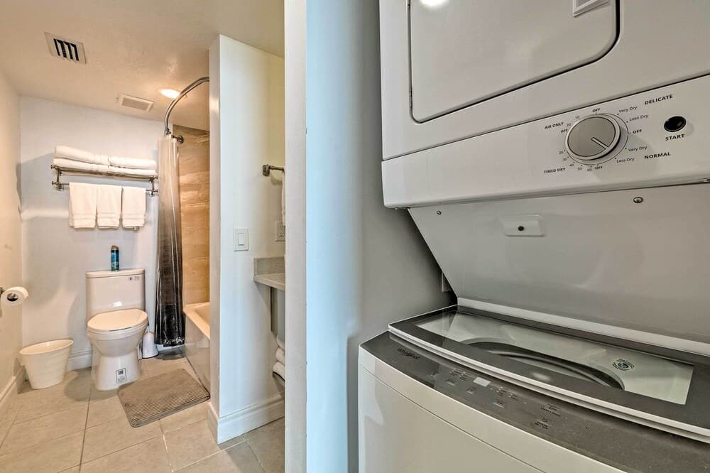 Private Beach Access: Hudson Resort Condo!