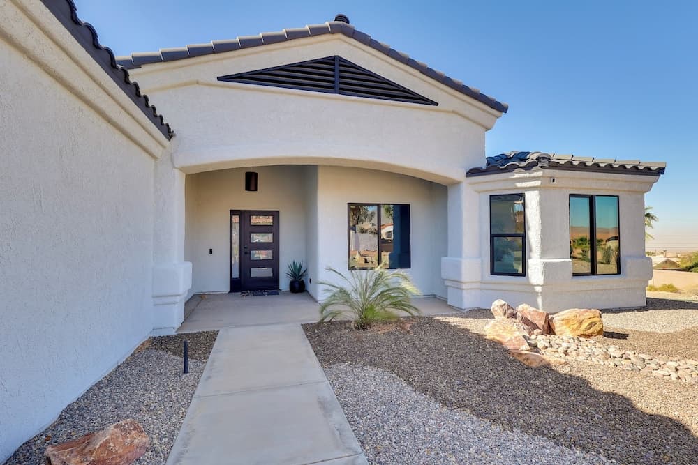 4 Mi to Dtwn: Luxe Gem w/ Pool in Lake Havasu City