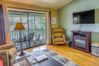 Little River Condo w/ Community Pool & Hot Tub!