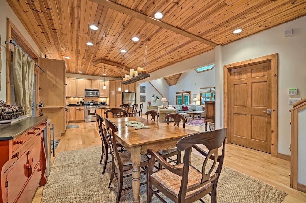 Upscale Family Retreat w/ Fire Pit, Walk to Beach!