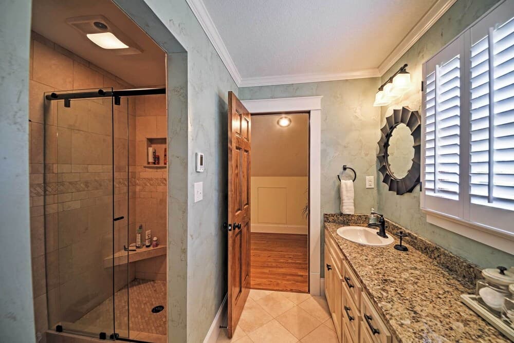 Spacious & Stunning Cleveland Getaway on 1 Acre