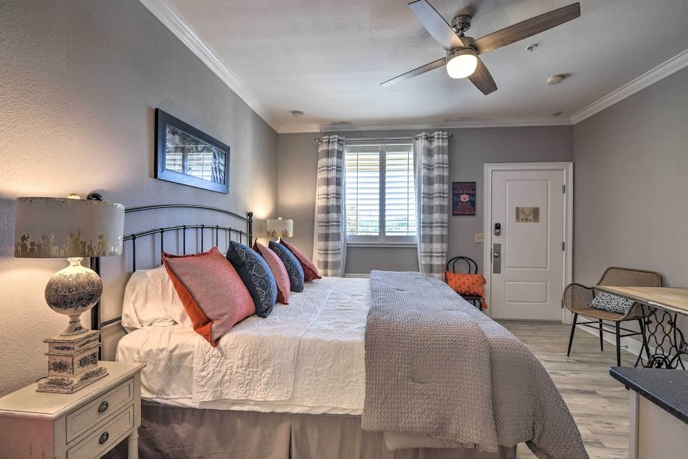 Cozy Auburn Studio < 1 Mile to University!