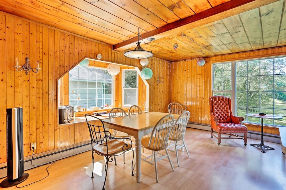 Wawayanda House on 62 Acres - Multiple Fireplaces!