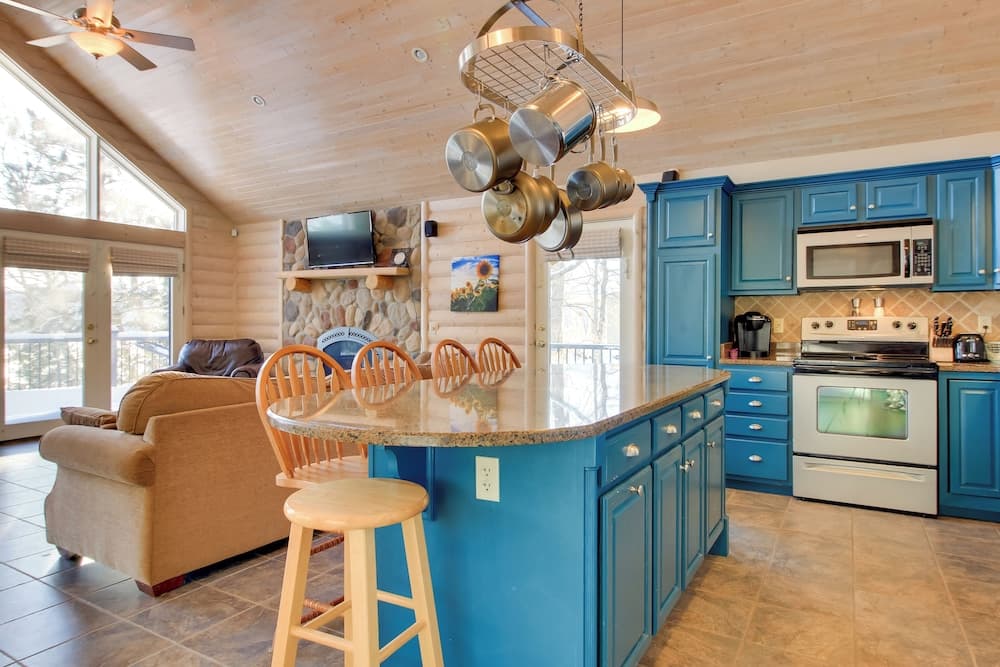 Brainerd Cabin on Camp Lake w/ Boat Slip & Dock!