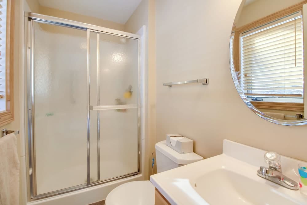 Brainerd Cabin on Camp Lake w/ Boat Slip & Dock!