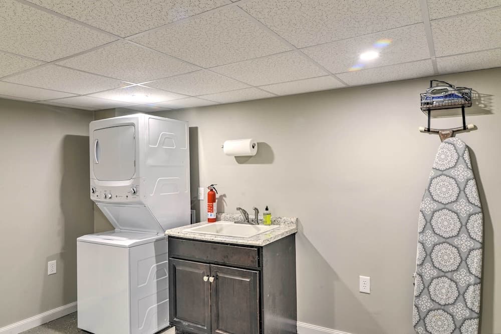 Morgantown Home w/ Patio: Near WVU Football!