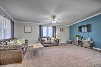 Updated Harpers Ferry Home: Only Half Mi to River!