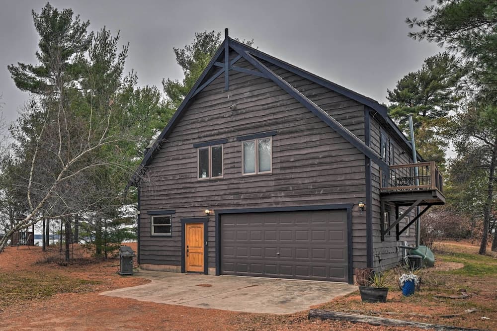 Waterfront Arkdale Retreat: 2 Acres w/ Deck & View