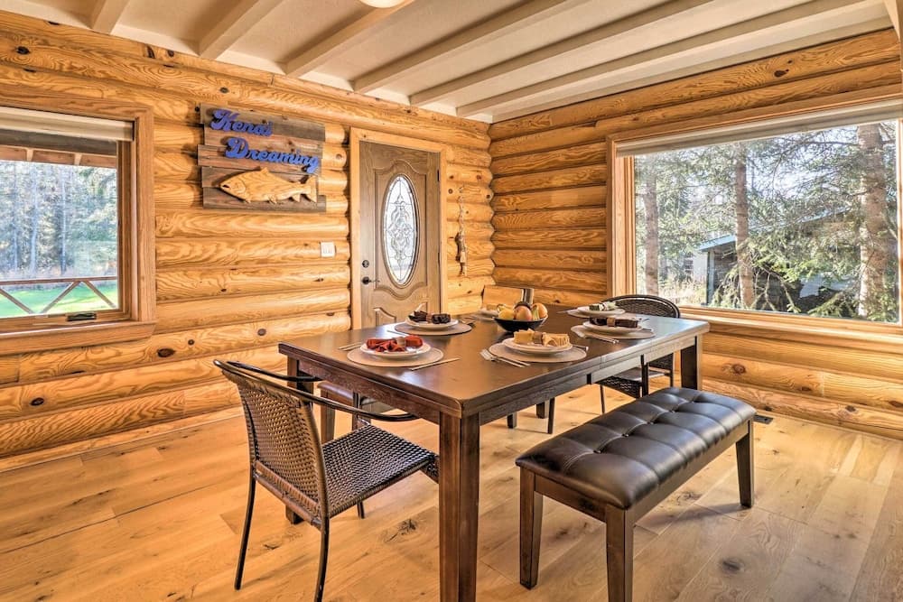 Cabin on Kenai Peninsula: Family & Group Friendly!