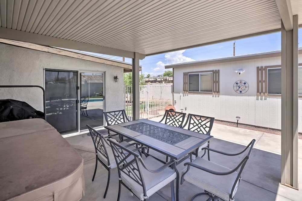 4 Mi to Lake Havasu: Luxe Home in Arizona!