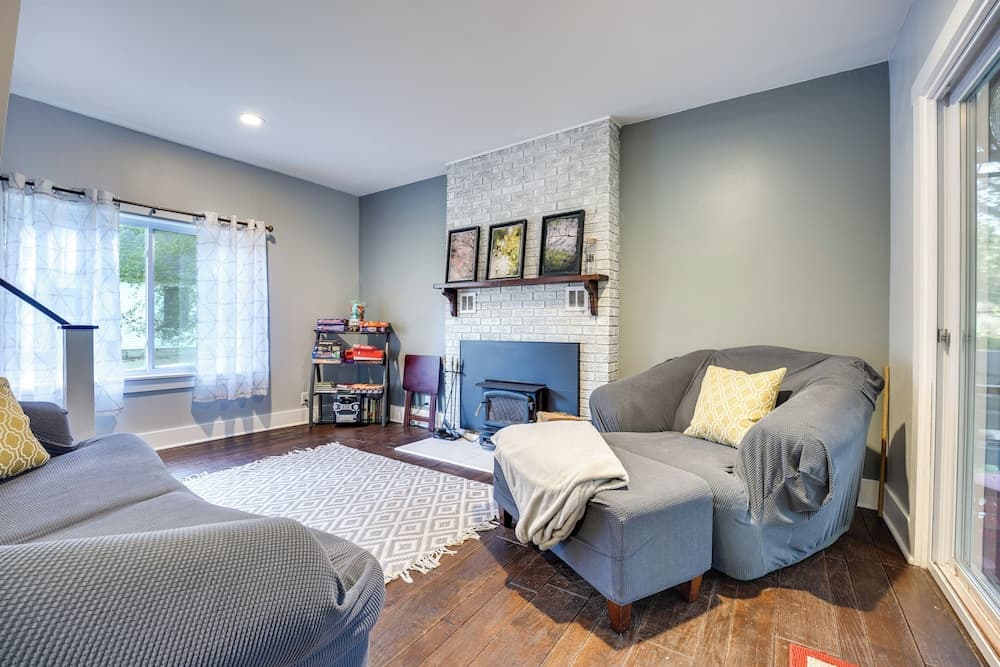 Renovated, Spacious Retreat in Union Pier!