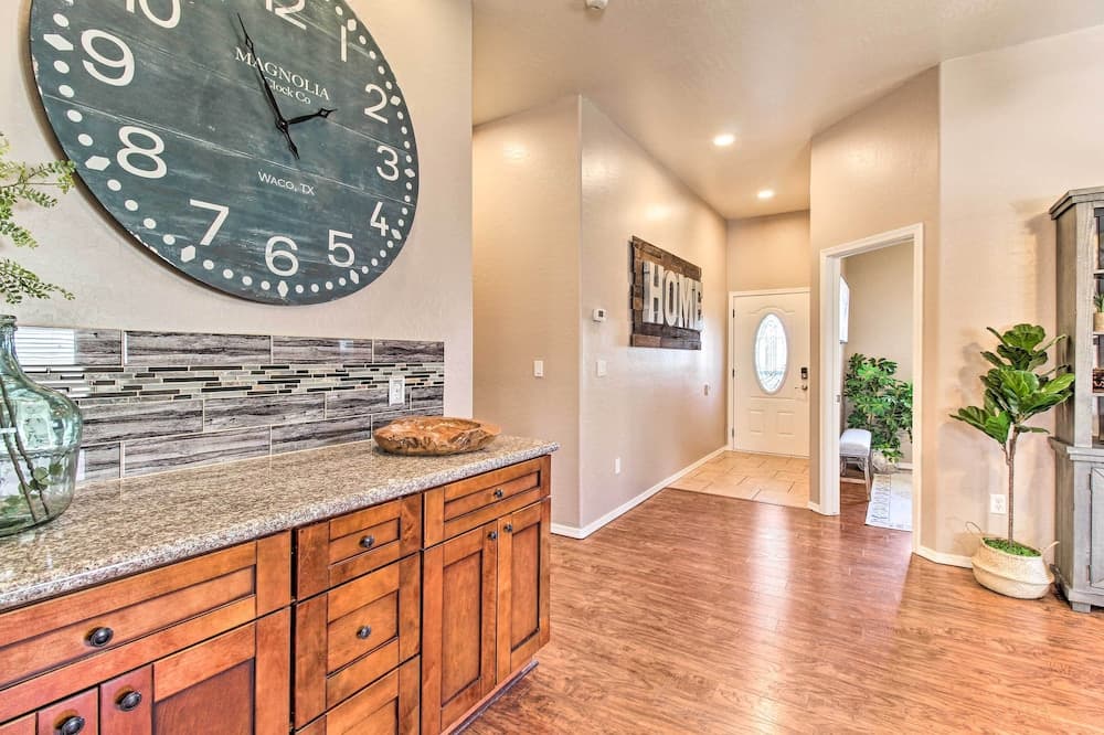 Stylish Show Low Hideaway w/ Patio + Gazebo!