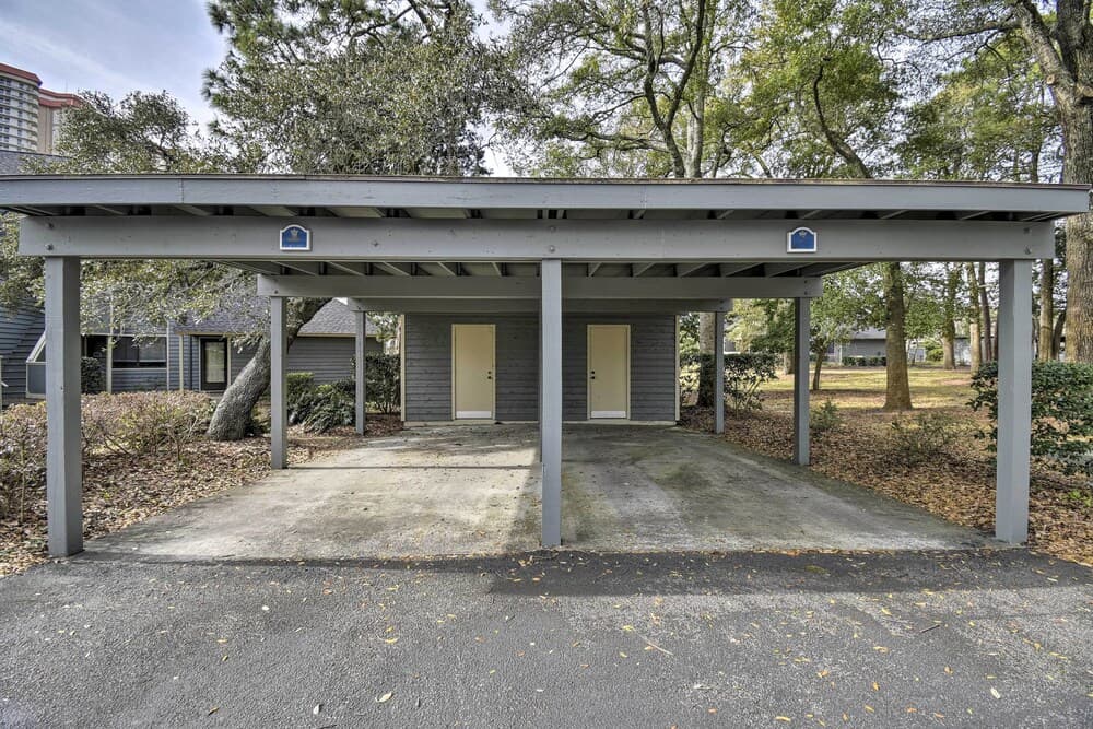 Myrtle Beach Retreat w/ Ocean Access & Porch!