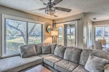 Myrtle Beach Retreat w/ Ocean Access & Porch!