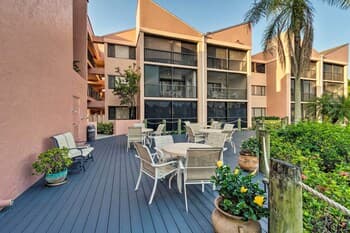 Burnt Store Marina Condo: Boat, Swim, Golf!