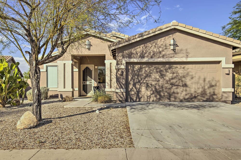 Fire Pit, Covered Patio: Stylish Goodyear Refuge