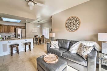 Lake Havasu Condo w/ Community Pool & Hot Tub