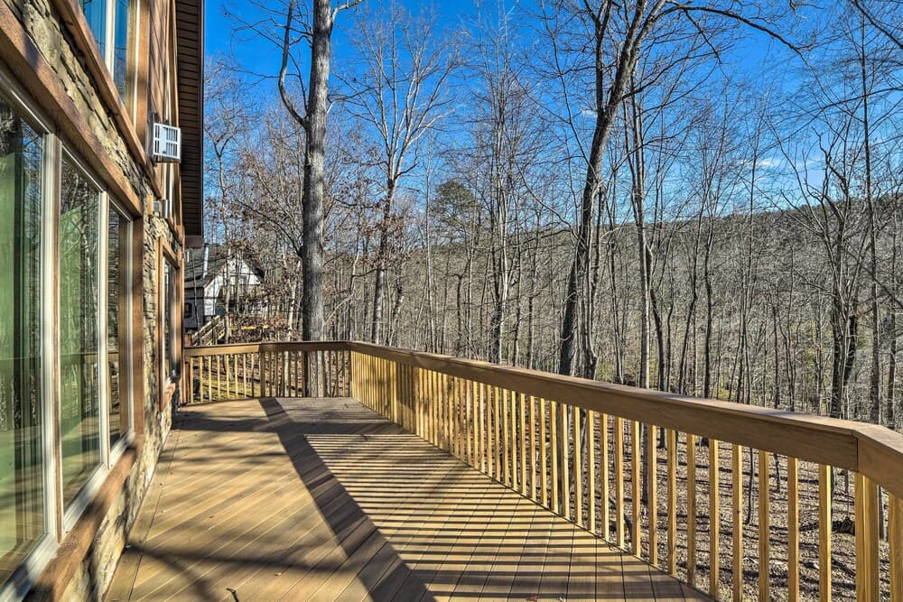 Cabin w/ Mtn View, 4 Mi to Massanutten Resort