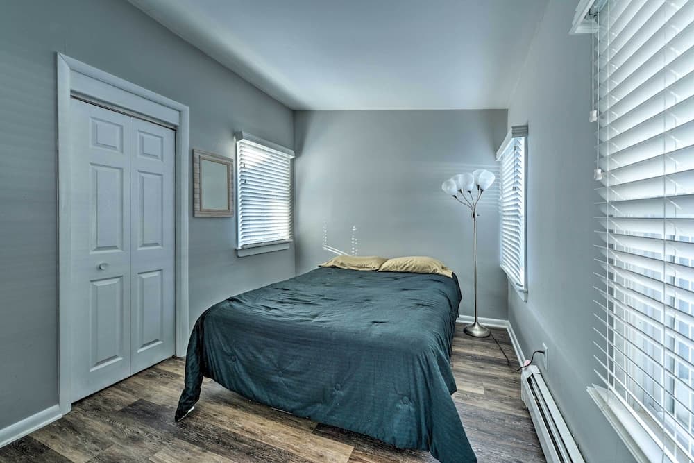 Gulf Coast Cottage - Walk to Beach & Boardwalk!