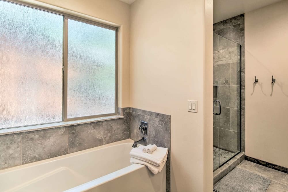 Fire Pits, Spacious Yard: Wooded Pinetop Escape!