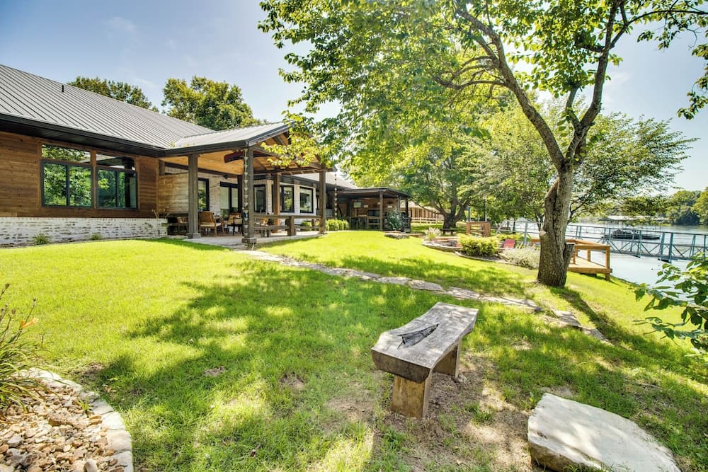 Cotter Home w/ Direct Access to White River!