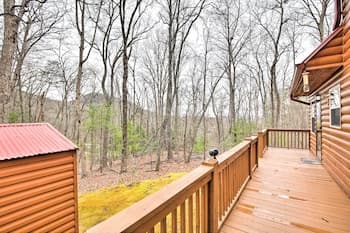 Cozy Hayesville Retreat w/ Deck & Mtn Views!