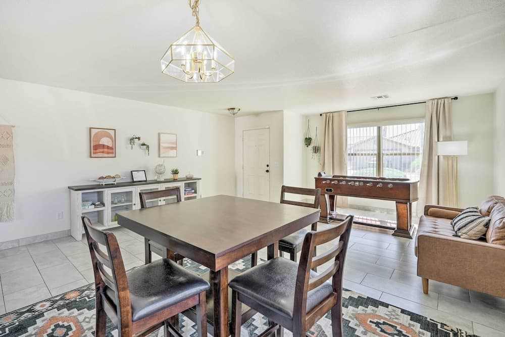 Phoenix Home w/ Patio, 2 Mi to State Farm Stadium