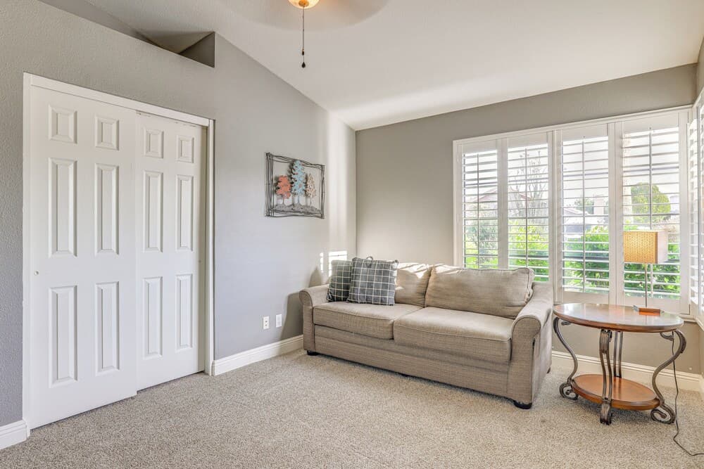 Saltwater Pool & Grill: Tempe Retreat!