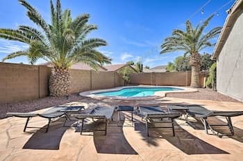 Sun-kissed Home, 5 Mi to State Farm Stadium!