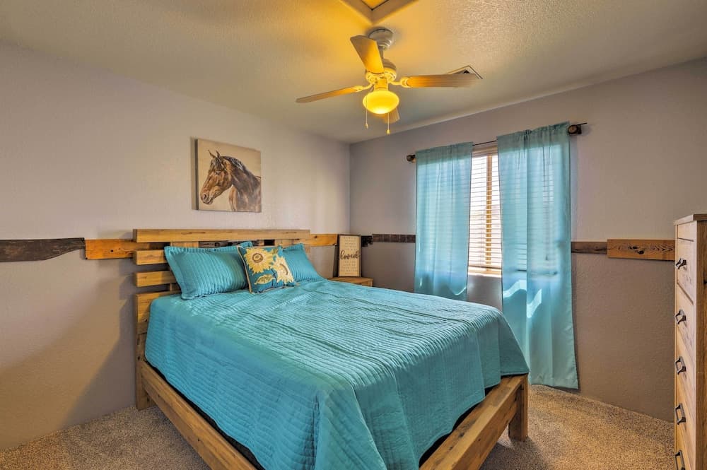 Lake Havasu Getaway w/ Patio - Hike, Swim, & Golf!