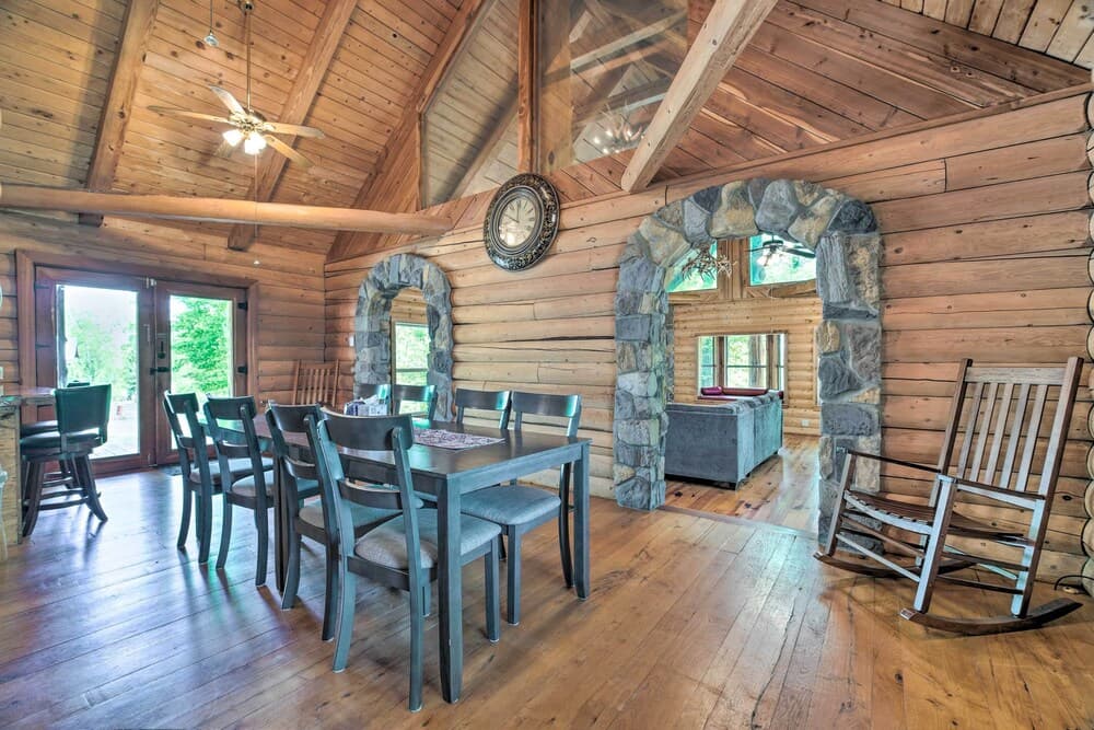 Rustic Woodville Getaway With Pool & Guest House