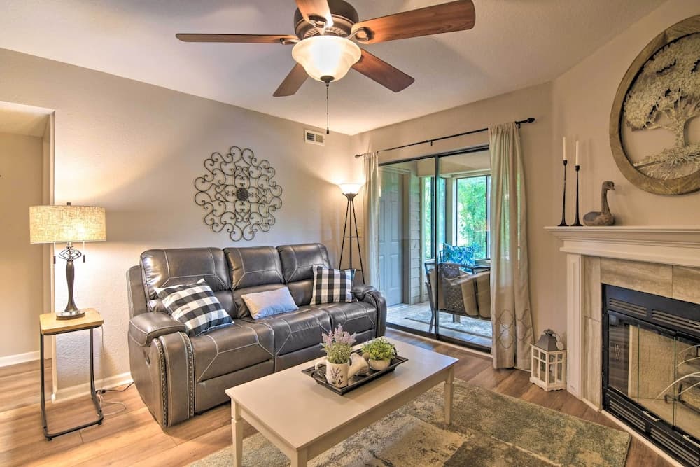 Heated Pool Access: Condo < 5 Mi to Branson Strip!