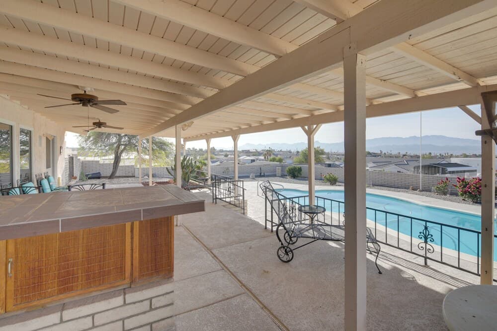 2 Mi to Lake Havasu: Private Oasis w/ Pool & Views