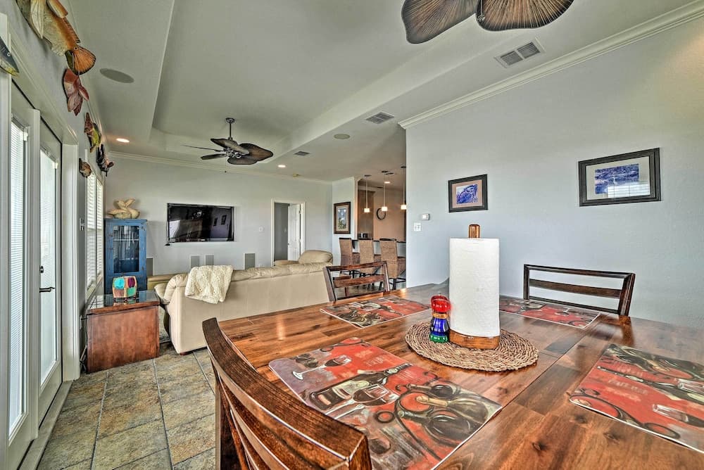 Waterfront Rockport Home w/ Dock & 3 Kayaks!