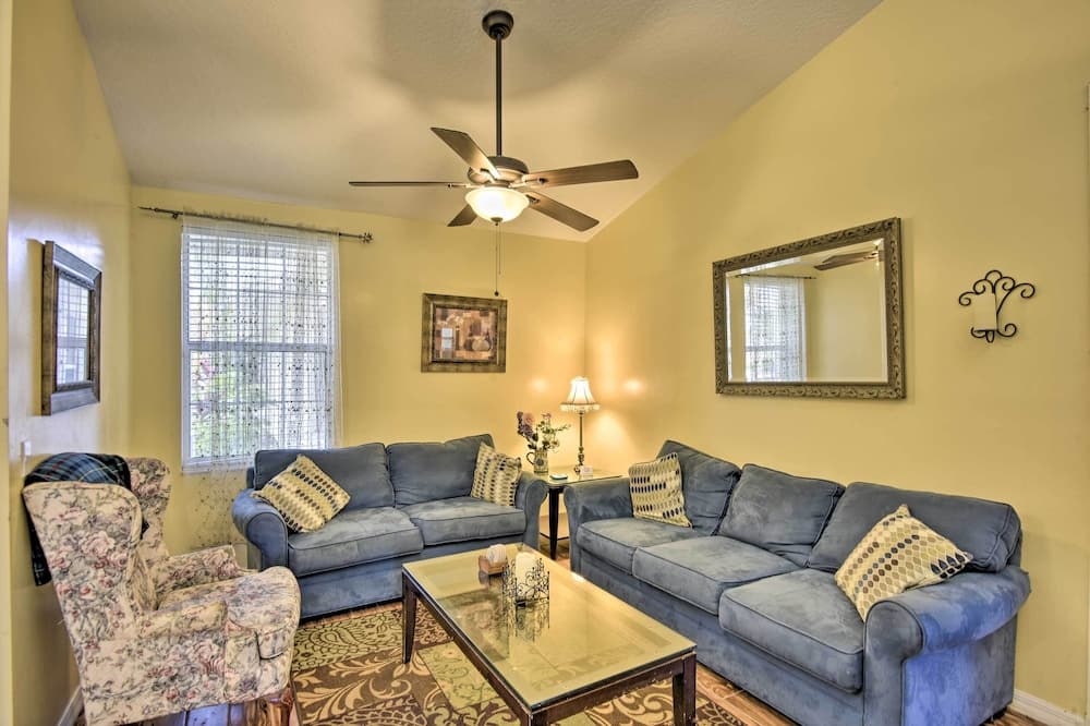 Cocoa Beach Paradise: Screened Pool, Patio + Games