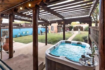 Pet-friendly Clovis Home: Yard, Pergola & Hot Tub