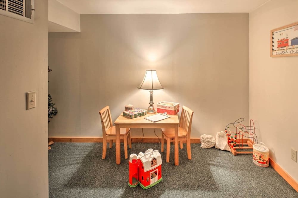 Lakeview Forest Cabin w/ Deck < 1/2 Mile to Beach!