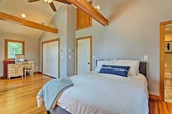 Common Fence Point Cottage w/ Ocean Views!