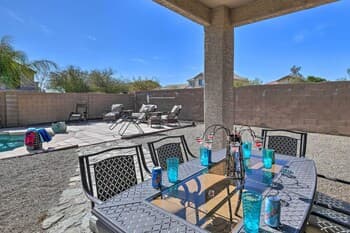 Family Home W/hot Tub on Johnson Ranch Golf Course