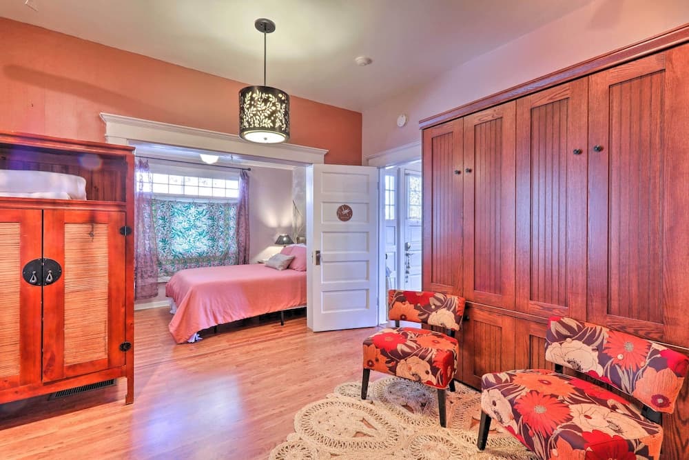 'the Purple House' Apt in Downtown Flagstaff!