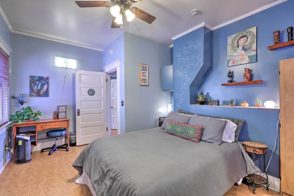 'the Purple House' Apt in Downtown Flagstaff!