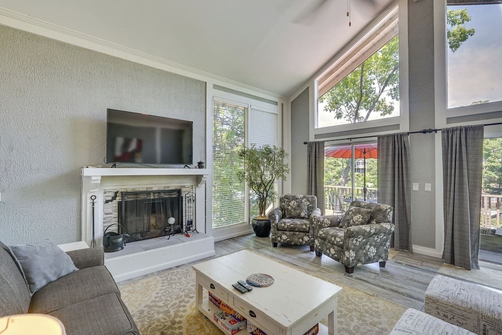 Private Dock & Resort Access: Margaritaville Cabin