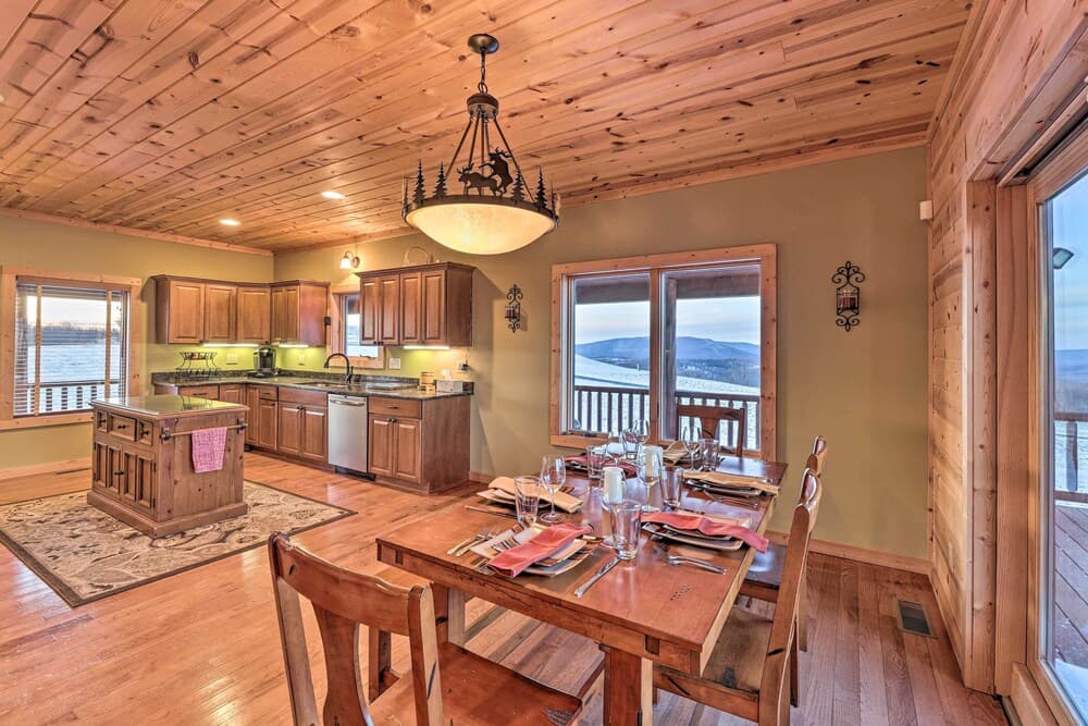 Spacious Slaty Fork Home ~ 12 Mi to Snowshoe